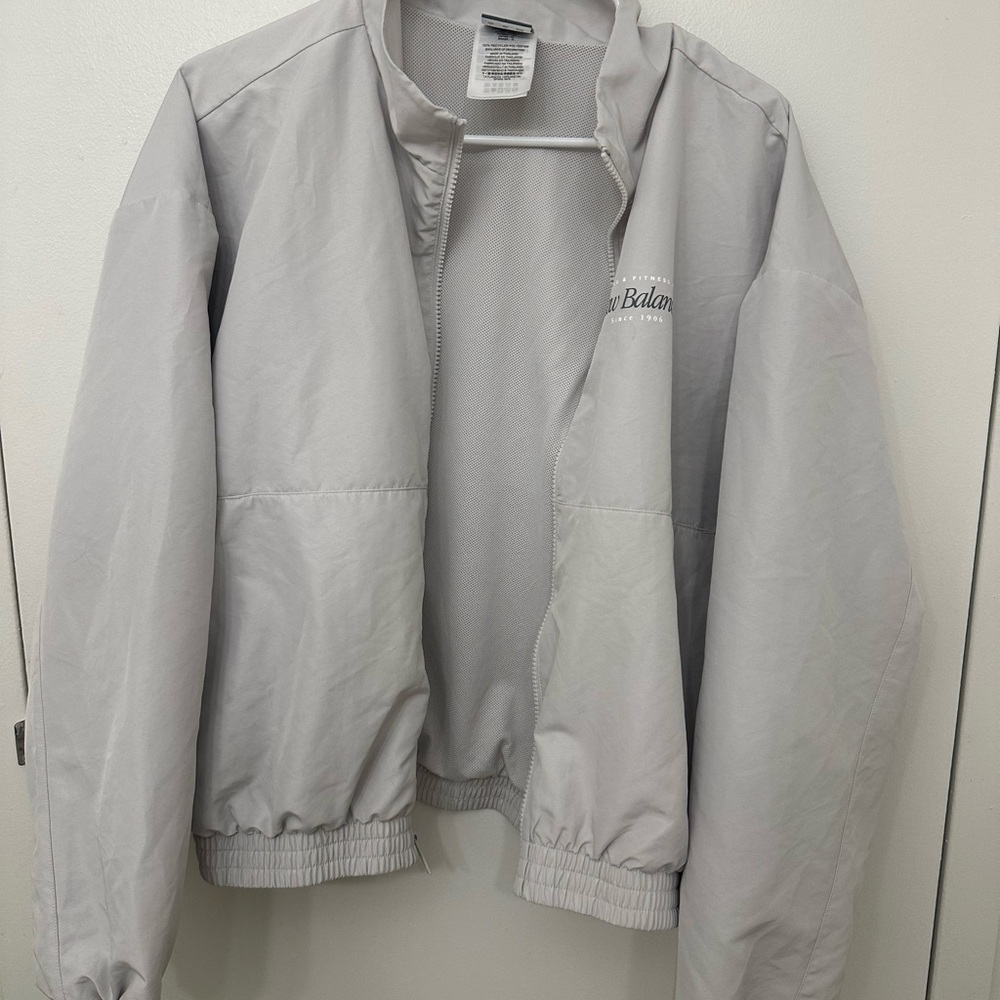 New Balance Light Gray Women’s Jogger Set Size L